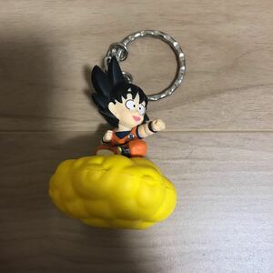 ドラゴンボールZ　やわらか筋斗雲付キーホルダー　孫悟空　鳥山明　フィギュア　集英社