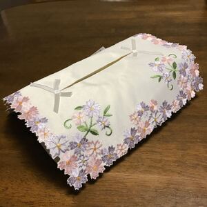 新品　ティッシュボックスカバー　刺繍　花柄　(13186)クリックポスト185円