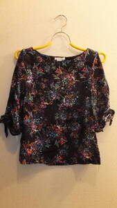 ★H&M★エイチアンドエムレディーストップスサイズ2Ladies Tops size2 USED IN JAPAN EUR32　Black Botanical　ボタニカル柄 黒