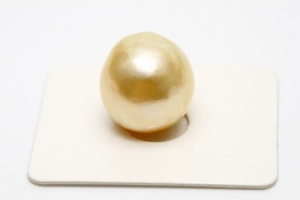 南洋白蝶真珠パールルース　16×15mm　ナチュラルゴールドカラー