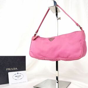 【気品漂う佇まい】　PRADA プラダ　ミニショルダーバッグ 化粧ポーチ 三角プレート ナイロン　ピンク　