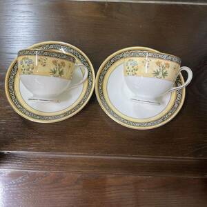 ウェッジウッド　Bone China　　　カップ&ソーサー　２客