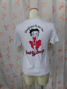 1038　Betty Boop背中にかわいい絵のTシャツ　サイズS