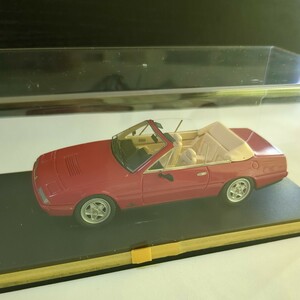 1/43 FERRARI(フェラーリ) 412 2+2 Spider(スパイダー) 1985 Red（赤）LS53A Look Smart