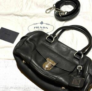 PRADA プラダ　オールレザー　本革　ショルダー バッグ　2way 黒色　ブラック　ハンド バッグ　VIT.DAINO レディース　フォーマル チャーム