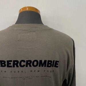 新品Abercrombie&Fitchアバクロ★メンズ★バックロ ゴのロングスリーブTOPSカーキオリーブ★サイズL