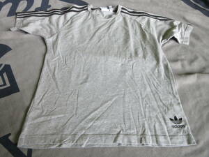 adidas 　半袖Tシャツ　サイズM★ウ-23