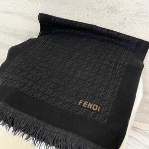 【贅沢品の極み】FENDI フェンディ　マフラー　ストール　ウール　ロゴ　ズッカ　総柄　リバーシブル　グレー　ブラック　フリンジ　