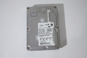 Z309【中古】15GB IBM Quantum Fireball 3.5インチ HDD