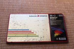 ●　中古　色鉛筆　色えんぴつ　35色セット　schwan STABILO