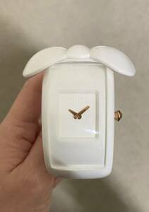 【訳あり商品】o.d.mバングルウォッチ　ホワイト　レディース腕時計