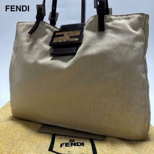 c11 フェンディ FENDI マンマバケット　トートバッグ　ワンショルダーバッグ　肩掛け　FF金具　コットン　ベージュ