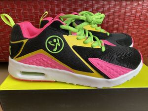 新品　ZUMBA ズンバ　Zumba Air Stud Lo シューズ Pink スニーカー　ピンク×ブラック