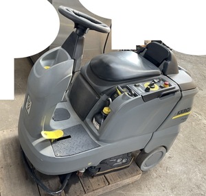 埼玉県 引取限定 KARCHER Professional B 90 R 搭乗式 床洗浄機 R65 11年製? バキュームスイーパー ケルヒャー 【ジャンク品】