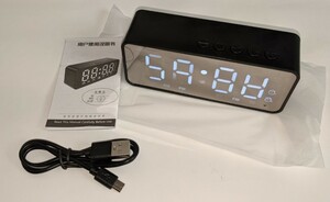 【送料無料】【新品未使用】　置き時計　白色LED　Bluetoothスピーカー　海外FMラジオ内蔵　MicroSDスロット　アラーム　温度計　傷あり