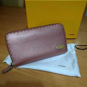 値下げ セール 中古 FENDI フェンディ 長財布 ラウンドファスナー 財布 パールピンク 箱、保存袋付き Fendi zip wallet 送料無料