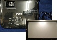 ■n2068H EPSON プロジェクター IZUMI-COSMO スクリーン セット 自宅 エプソン イズミ 投影 HDMI RCA USB 