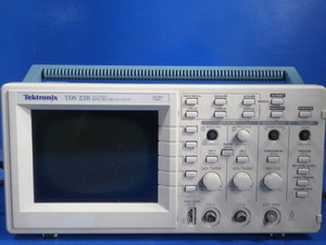 ★Tektronix TDS220 OSCILLOSCOPE 100MHz、1GS/s★