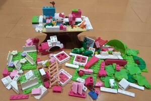 送料込み！HELLO KITTY(ハローキティ)MEGA BLOKS(メガブロック)キティちゃんのLEGO(レゴ)Vacation series/海外限定(フランス限定)