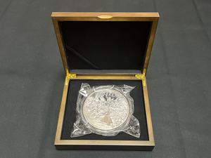 【Y015】置物中国大型紀念銀貨 コイン メダル 中国古代四大名作の一つ「水滸伝-忠義堂」紀念章　磁石に付かない
