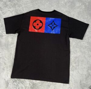 1円　美品　ルイヴィトン LOUIS VUITTON 半袖Tシャツ 半袖　XLサイズ 黒 RM192M バックロゴ　フラワー　モノグラム　7936