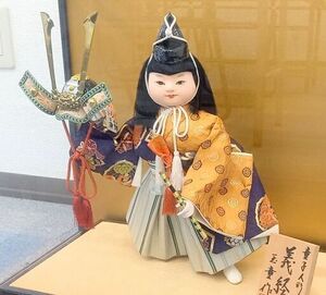 【差し上げます】子どもの日 五月人形 定番の玉童作 義経人形 ガラス人形共に極美品[手渡しのみ:岐阜県岐阜市]