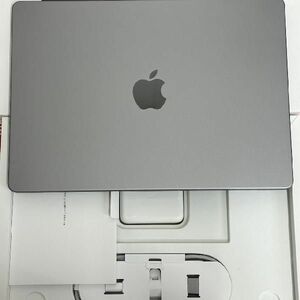 MacBook Pro 14インチ 2023 M2 Pro 16GB 512GB A27 中古[27712129]