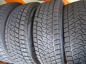 225/65R17 102Q BRIDGESTONE BLIZZAK　DM-V2　STUDLESS 保存状態が良く４本セット☆☆☆☆