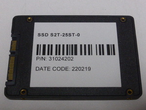 BUFFALO? SSD SATA 2.5inch 2048GB(2TB) 電源投入回数17回 使用時間71時間 正常100%判定 S2T-25ST-0 中古品です②