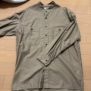 未使用　ユニクロ　スタンドカラーシャツ　長袖シャツ　ベージュ　UNIQLO