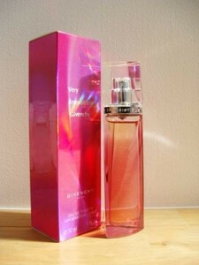 香水 ジバンシー GIVENCHY ヴェリィ イレジスティブル 30ｍｌ