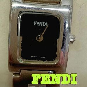 動作未確認 ☆ FENDI ☆ ウオッチ 文字盤 BLACK ２針 シルバー系 ☆ フェンディ ☆ レディース 腕時計 現状品