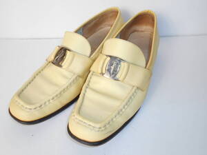 369◆SALVATORE FERRAGAMO ローファー◆フェラガモ レディース MADE IN ITALY DL 76517 A 26 6 C US:6 イエロー 婦人靴 ドレスシューズ 6G