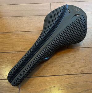 FIZIK VERSUS EVO ADAPTIVE 139mm カーボンレール 174g 新品未使用品　箱無し