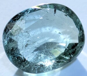 大粒！ほんのりグリーン混じりのブルー 天然アクアマリン 7.85ct アクワマリン ルース パワーストーン ベリル 誕生石 裸石 ヘリオドール