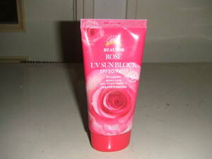 韓国コスメ　beaumlr　 ROSE　UV　SUＮBLOCK　SPF50/PA＋＋＋　中古8割あります。