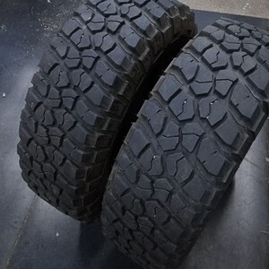 255/75R17 BF Goodrich Mud Terrain T/A KM2 中古タイヤ2本