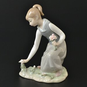 ●454487 LLADRO リヤドロ 『花摘み』 フィギュリン ヴィンテージ 【希少・廃盤】 Recogiendo Flores 磁器人形 ポーセリン