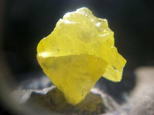 国産鉱物　長野県　米子　硫黄　サルファー　鮮やかな黄色　　定型外発送