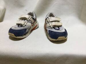 C2712　NIKE　スニーカー　１３センチ　マジックテープ使い　