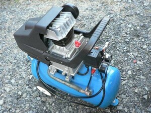 小型 コンプレッサー 25L 位 AC100V 吐出量119L/min 1.5kW2.0HP エア エアー