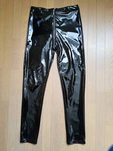 【USED試着のみ】フェイクレザー　エナメルパンツ サイズ/M カラー/ブラック