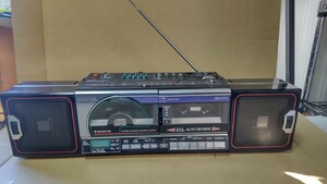 S919 SANYO MR-V2CD 昭和レトロ AM&FMラジオ・カセットデッキ/CDラジカセ/サンヨー電 ○ その他詳細動作未確認 現状品 JUNK