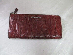 miumiu ミュウミュウ 赤茶系ギャザー加工マテラッセ長財布（USED)101324