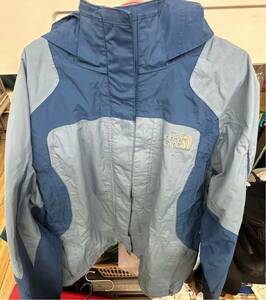 ○J9015 The North Face マウンテンパーカー　Lサイズ○