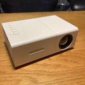 プロジェクター 小型 高画質 Led投影機 家庭用 モバイルプロジェクター iPhone Android対応 ホームプロジェクター ホームシアター スマホ