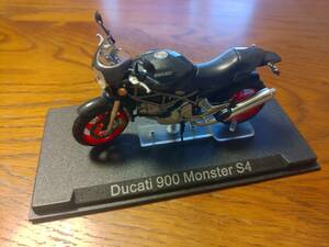 Ducati　900　Monster S4　IXO　1/24