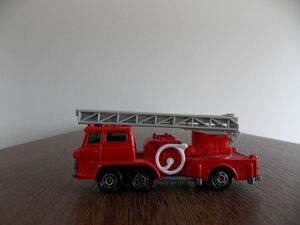 ・289　トミカ　ジャパン物　NO.29　日野消防車　FIRE　ENGINE　程度良いです