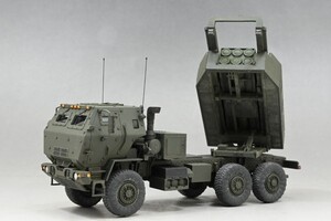 ■1/72 アメリカ陸軍　M142　高機動ロケット砲システム　ハイマース　ケース付き完成品