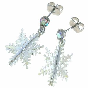 A8287◆【AVON】◆ 2000年 雪の結晶モチーフのチャーム * クリスマス 冬 ラインストーン ◆ ヴィンテージピアス * イヤリング ◆